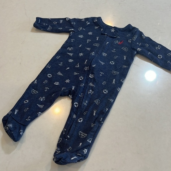 Nautica baby footie, never worn, size 0-3 months. - Picture 2 of 4